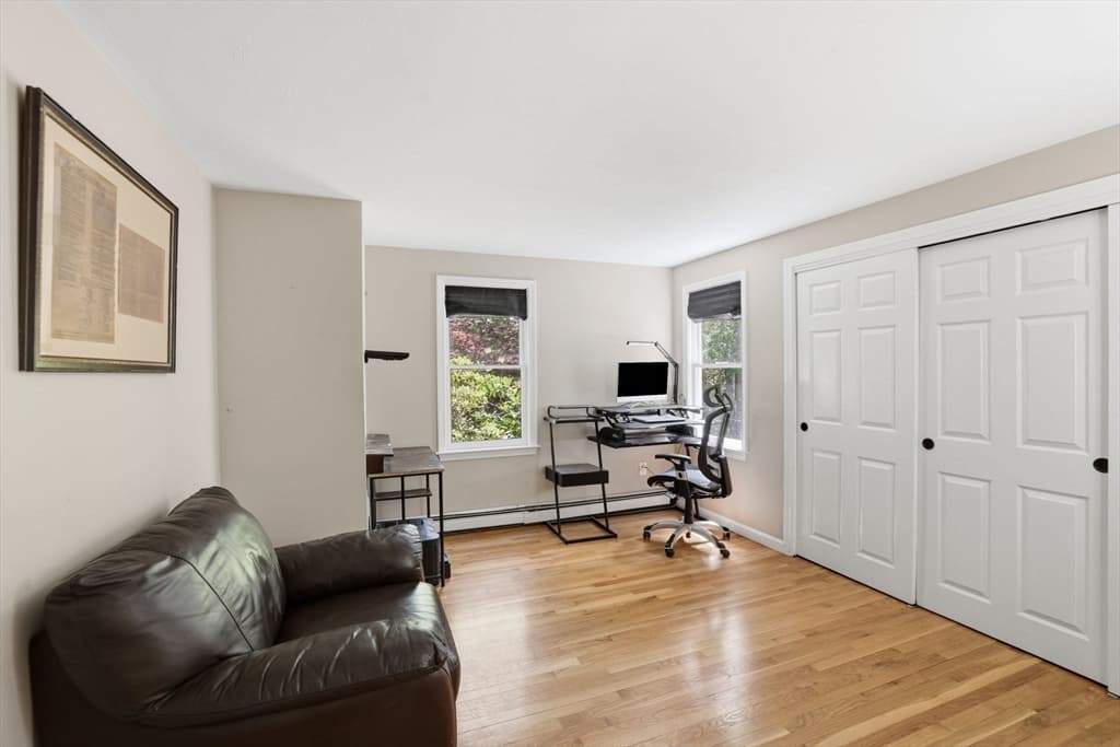Single Family Residence at 10 Marthas Way, Barnstable MA 02632, photo 12 of 41