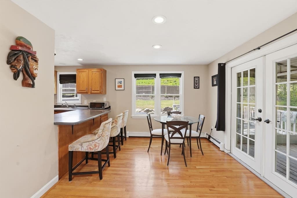 Single Family Residence at 10 Marthas Way, Barnstable MA 02632, photo 7 of 41