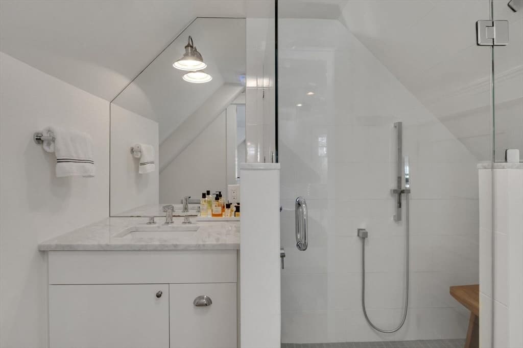 Condominium at 368 Commercial Street Unit G, Provincetown MA 02657, Provincetown, photo 19 of 28