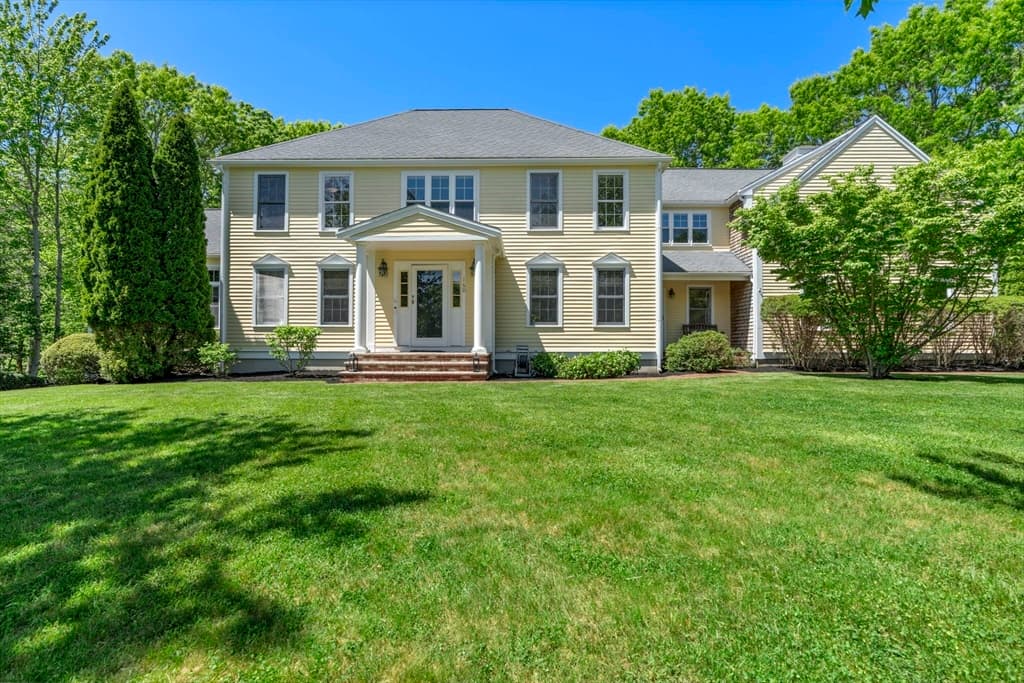 160 Quail Run, Marshfield MA 02050 photo 2