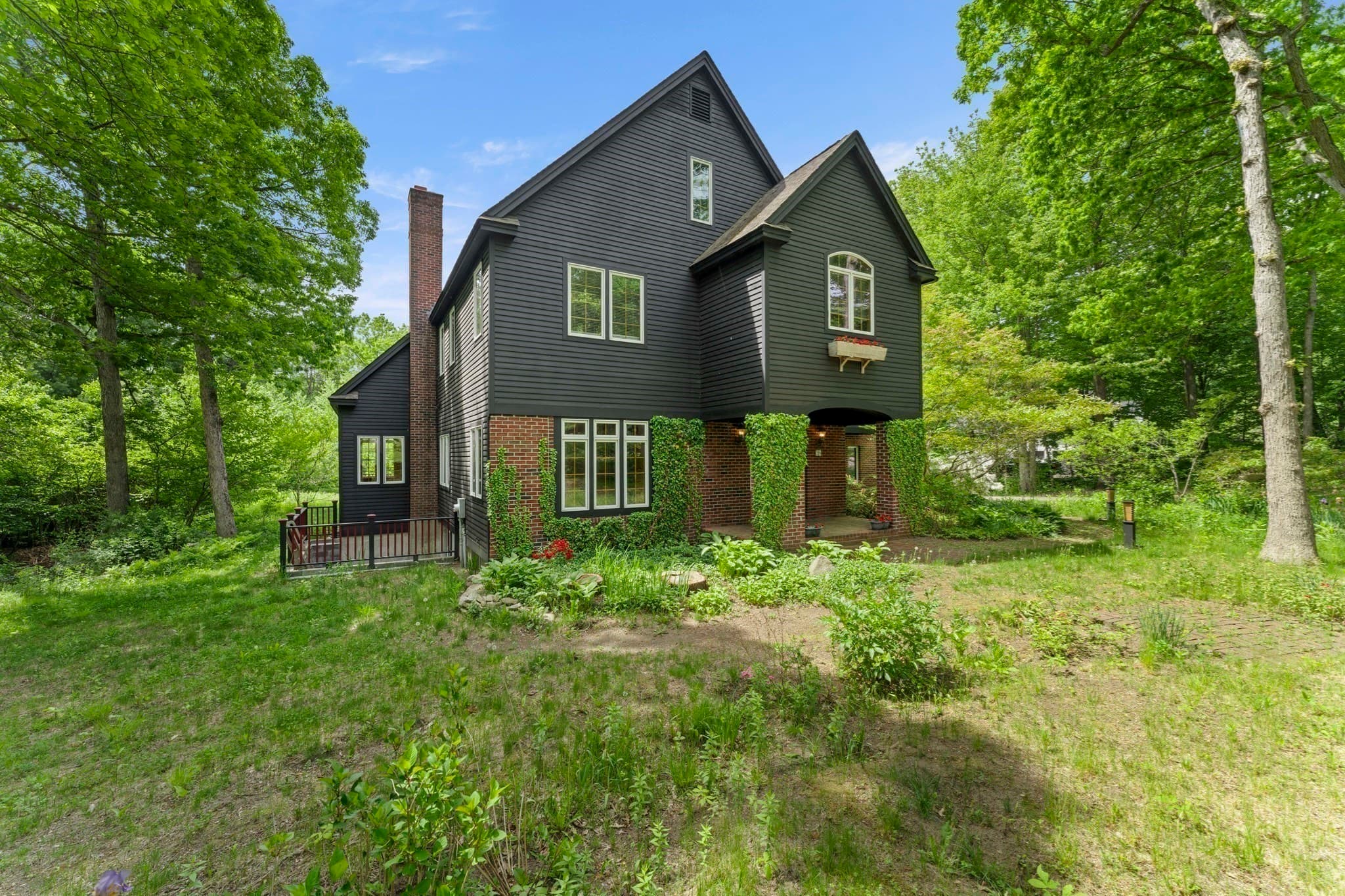 28 Vincent Rd, Mendon MA 01756