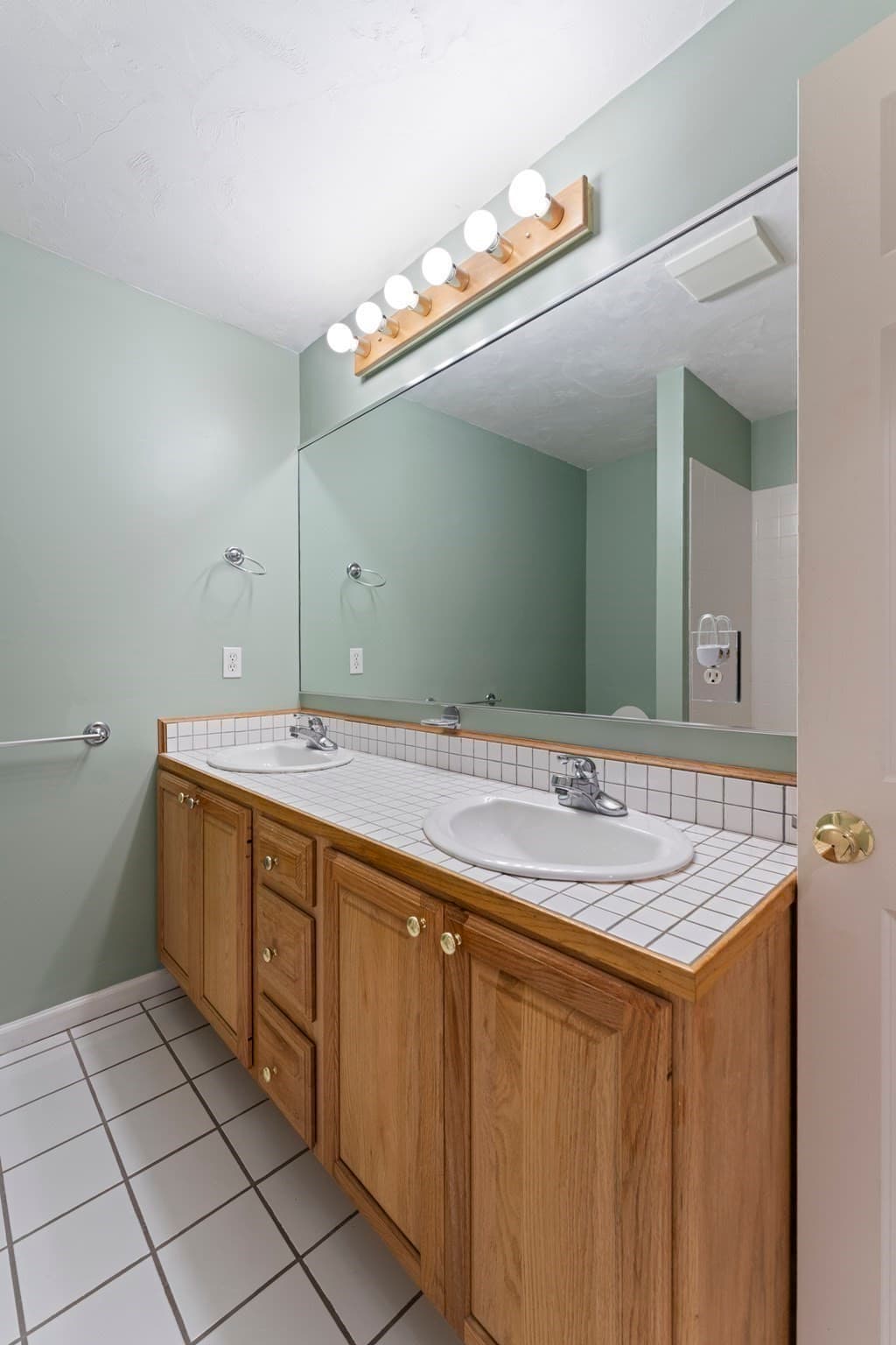 Single Family Residence at 28 Vincent Rd, Mendon MA 01756, Mendon, photo 33 of 39