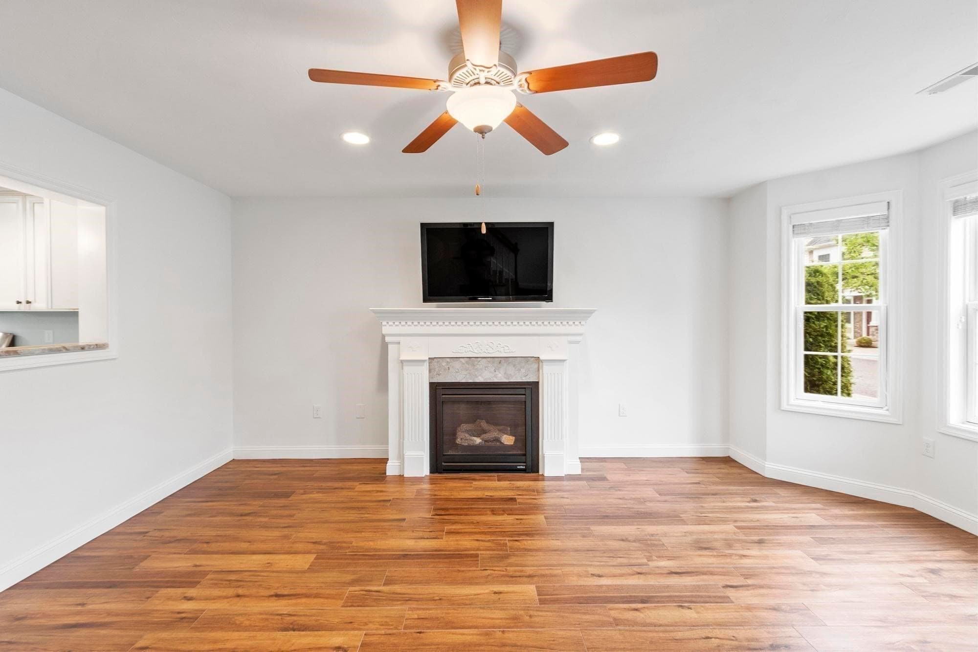 Condominium at 39 Kensington Way # 39, Tewksbury MA 01876, photo 9 of 42