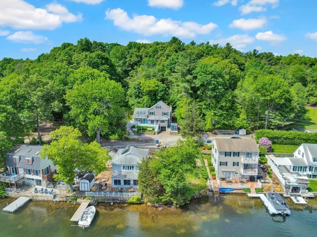 118 Woolford Road, Wrentham MA 02093