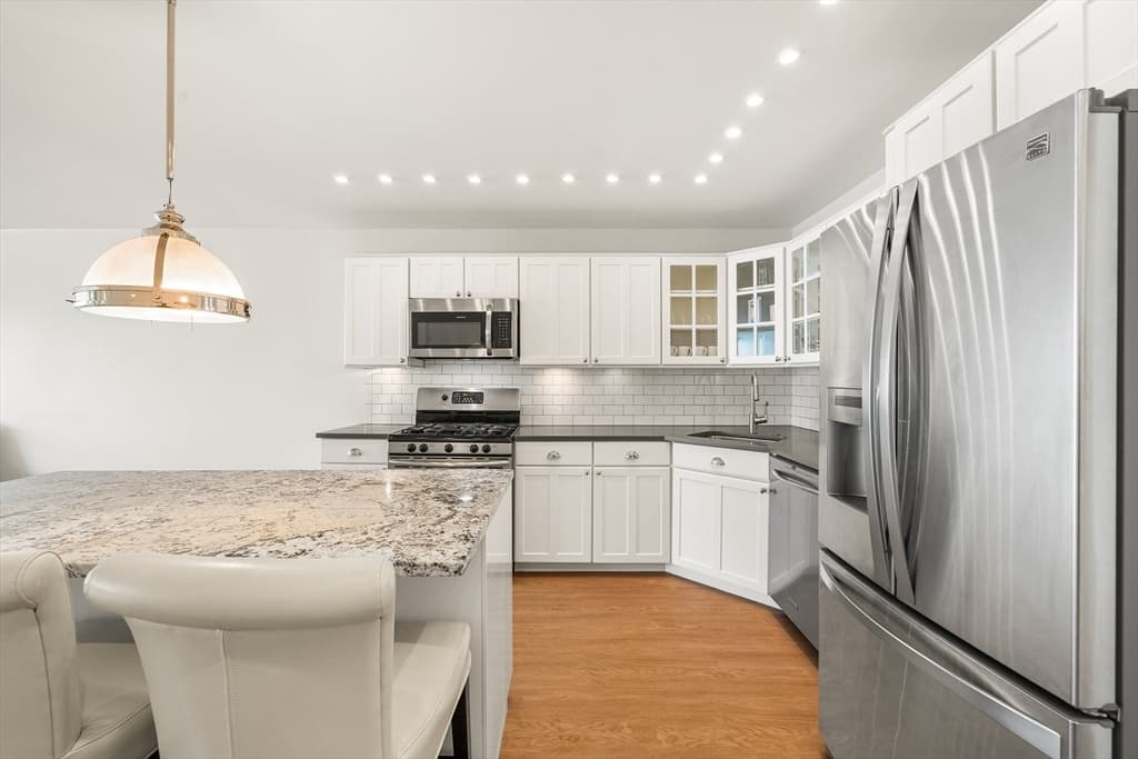 Condominium at 8 Whittier Pl # 14F, Boston MA 02114, photo 2 of 21