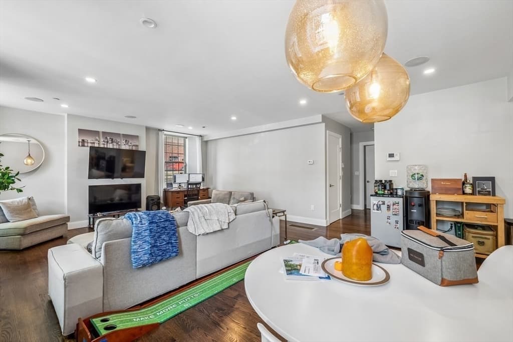 Condominium at 225 Dorchester Street # 27, Boston MA 02127, Boston, photo 5 of 18