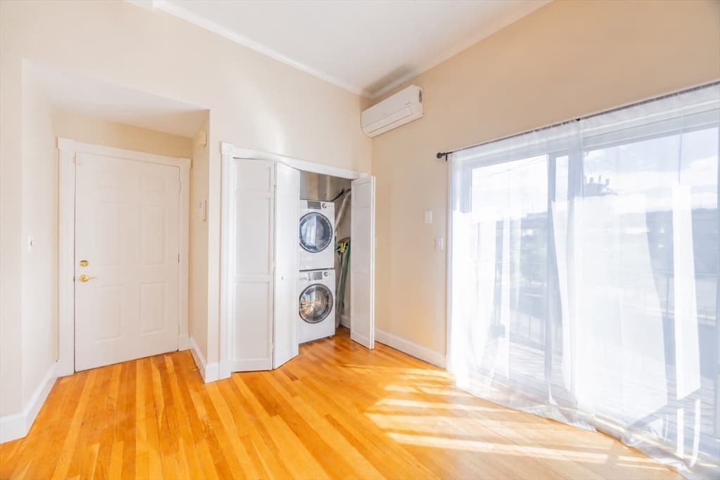 Condominium at 90 Washington St # B, Boston MA 02129, Boston, photo 4 of 9
