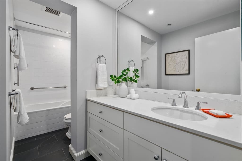 Condominium at 2 Clarendon St # 302, Boston MA 02116, photo 23 of 35