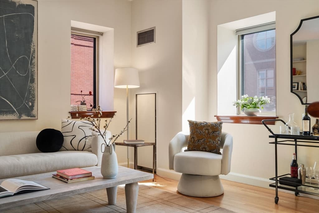 Condominium at 2 Clarendon St # 302, Boston MA 02116, photo 3 of 35