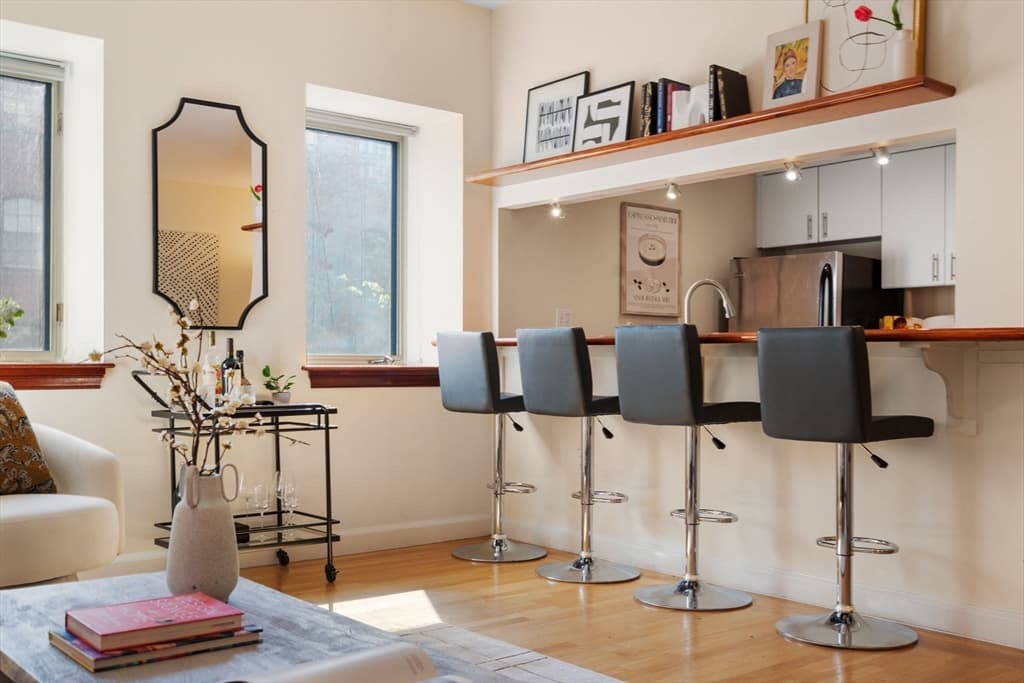 Condominium at 2 Clarendon St # 302, Boston MA 02116, photo 9 of 35