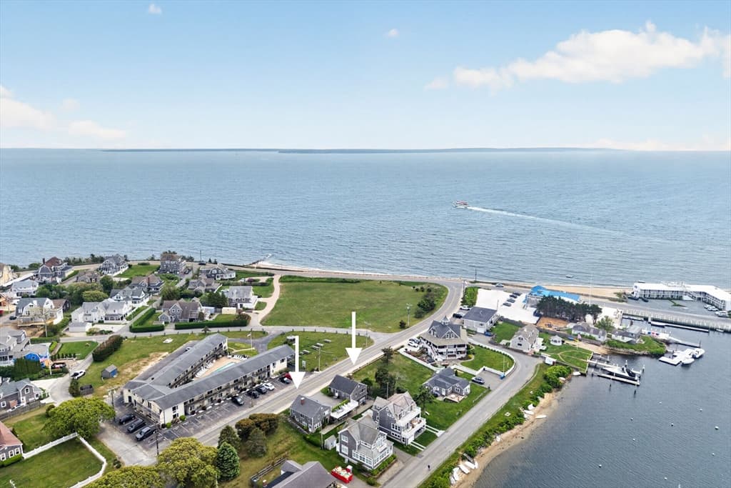 424/426 Grand Ave, Falmouth MA 02540