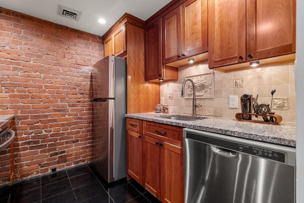 Condominium at 103 Gainsborough St # 108, Boston MA 02115, photo 7 of 22