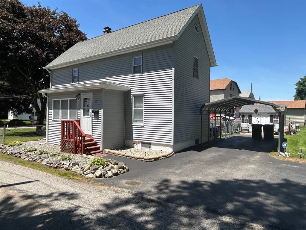 30 Park Rd, Webster MA 01570