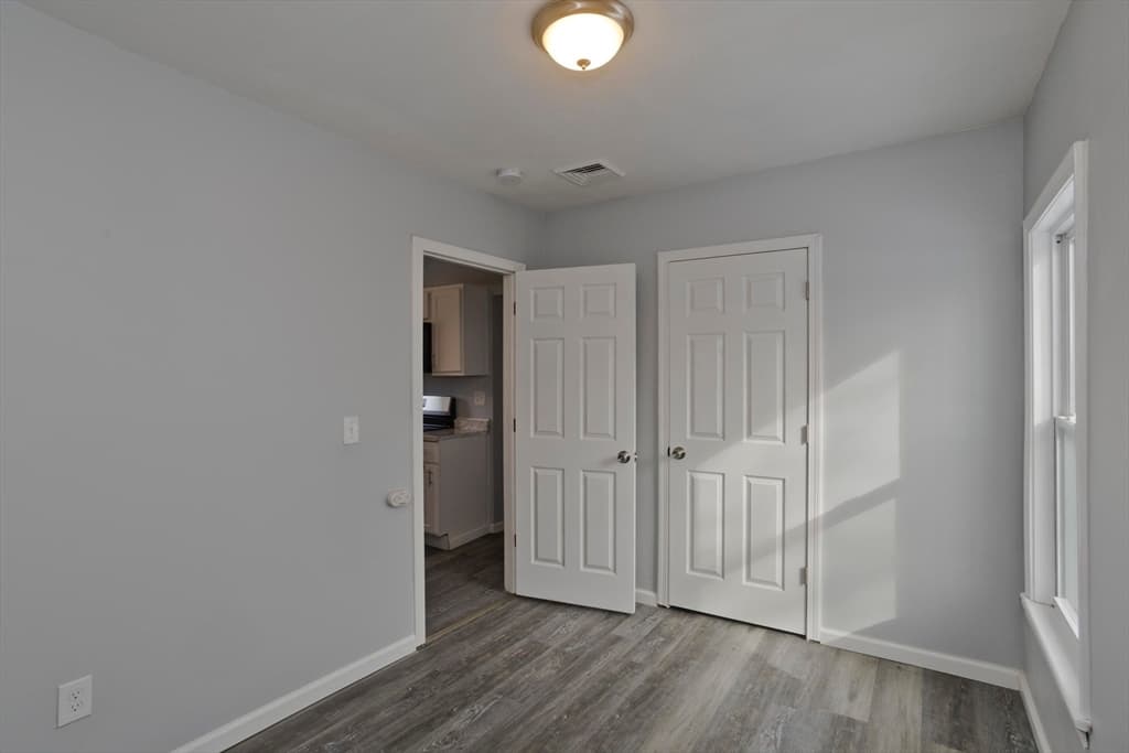 64 Thompson St, Springfield MA 01109 photo 14