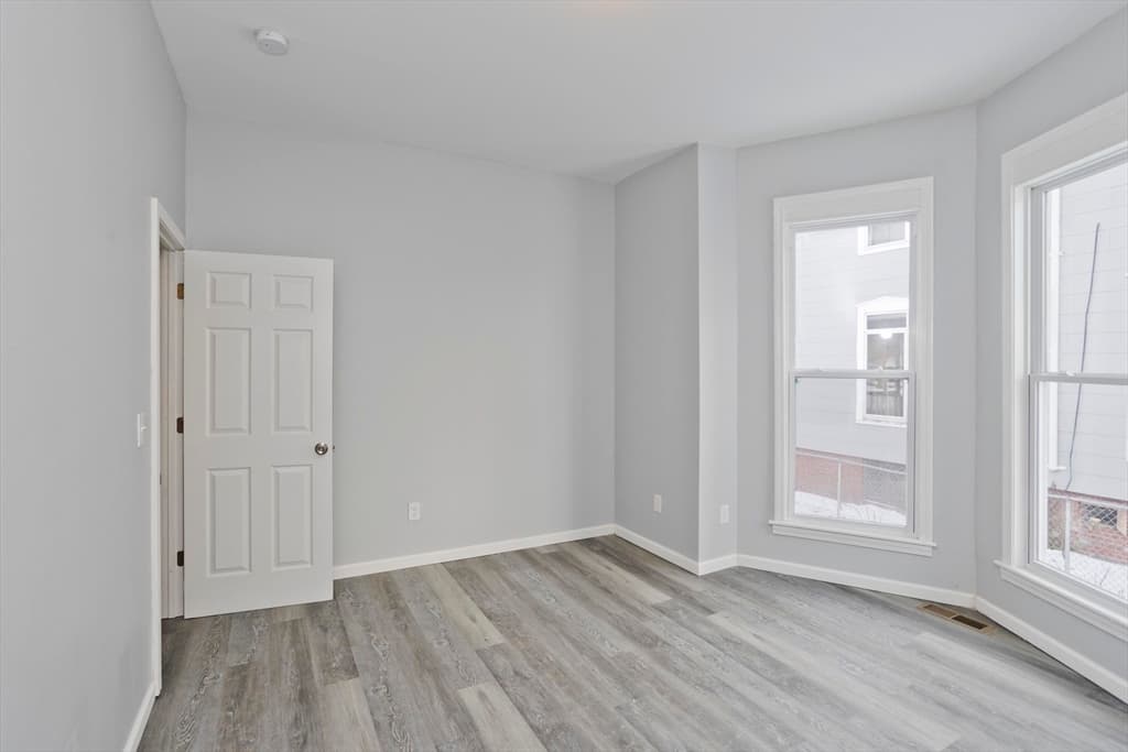 64 Thompson St, Springfield MA 01109 photo 25