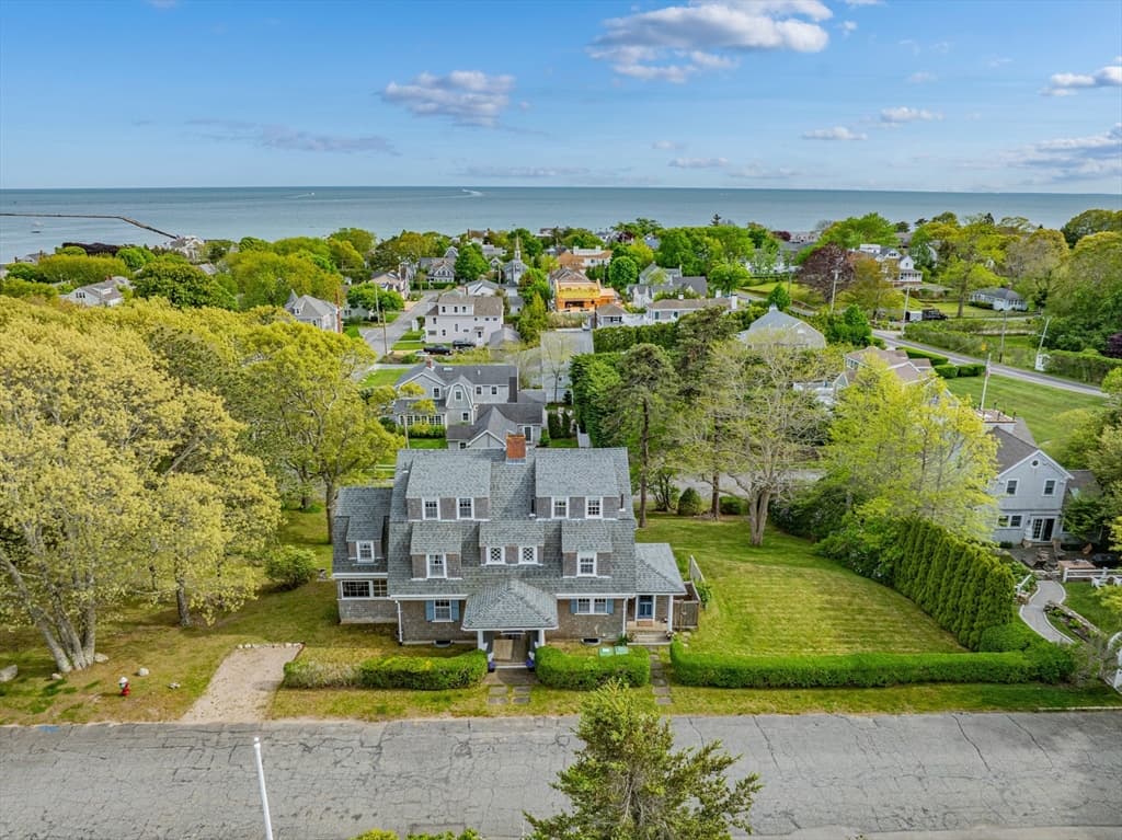 35 Grayton Ave, Barnstable MA 02647