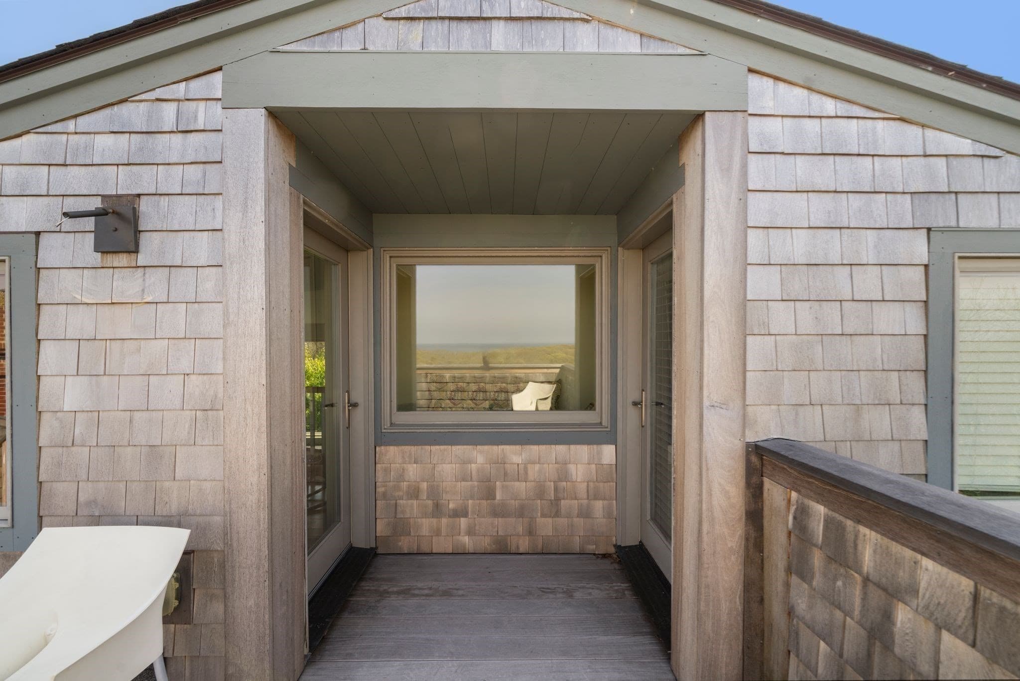 Single Family Residence at 19 Locust Ln, Aquinnah MA 02535, photo 29 of 42