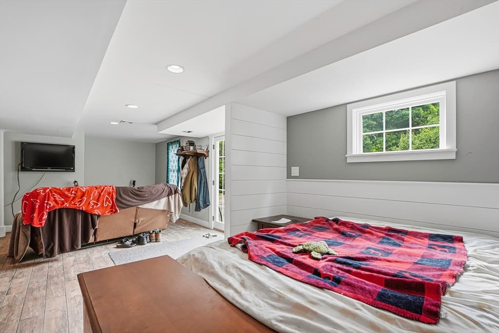 Single Family Residence at 4 Shawkemo Path, Franklin MA 02038, photo 19 of 22