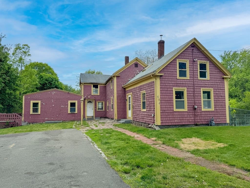 484 S Franklin St, Holbrook MA 02343