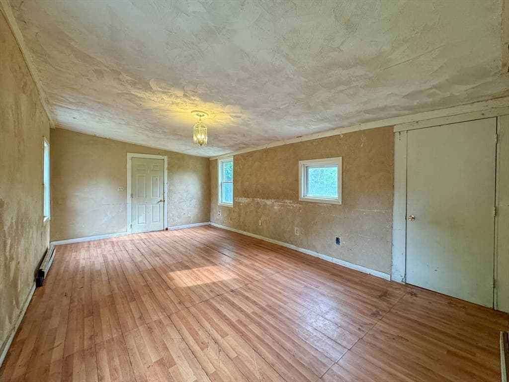 484 S Franklin St, Holbrook MA 02343 photo 10