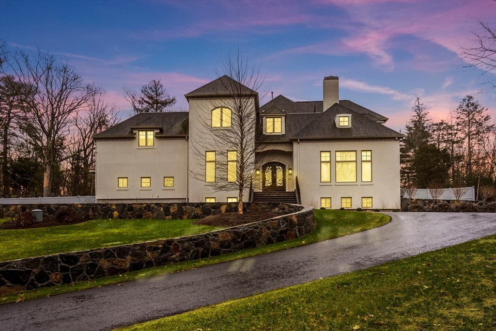 7 Schoolmaster Ln, Dedham MA 02026
