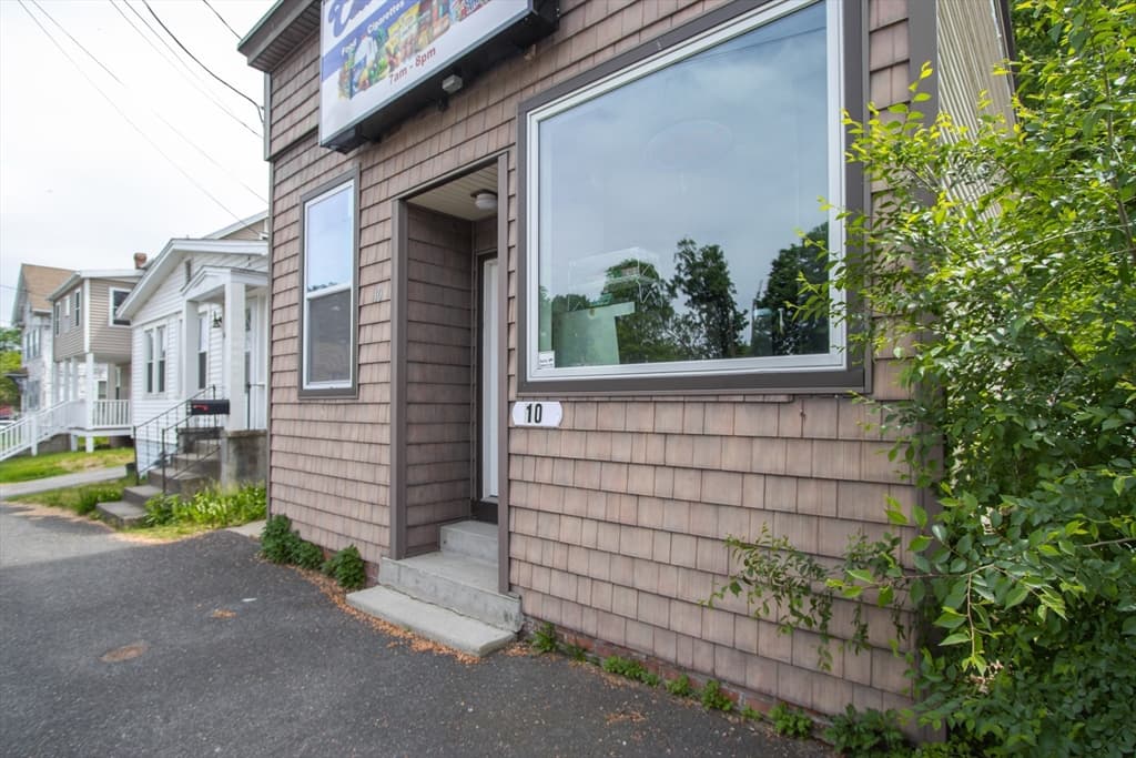 10 Taylor St, Chicopee MA 01020 photo 6