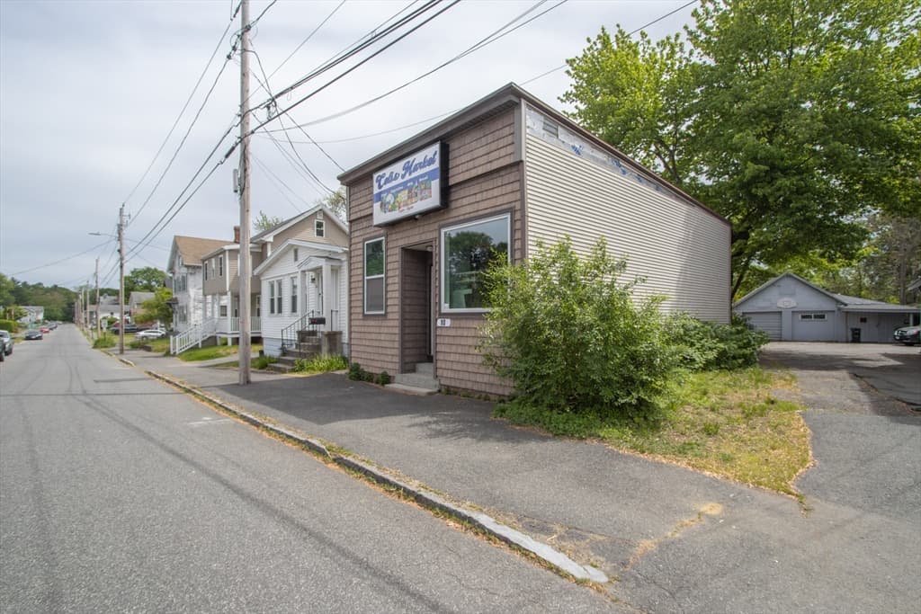 10 Taylor St, Chicopee MA 01020 photo 5