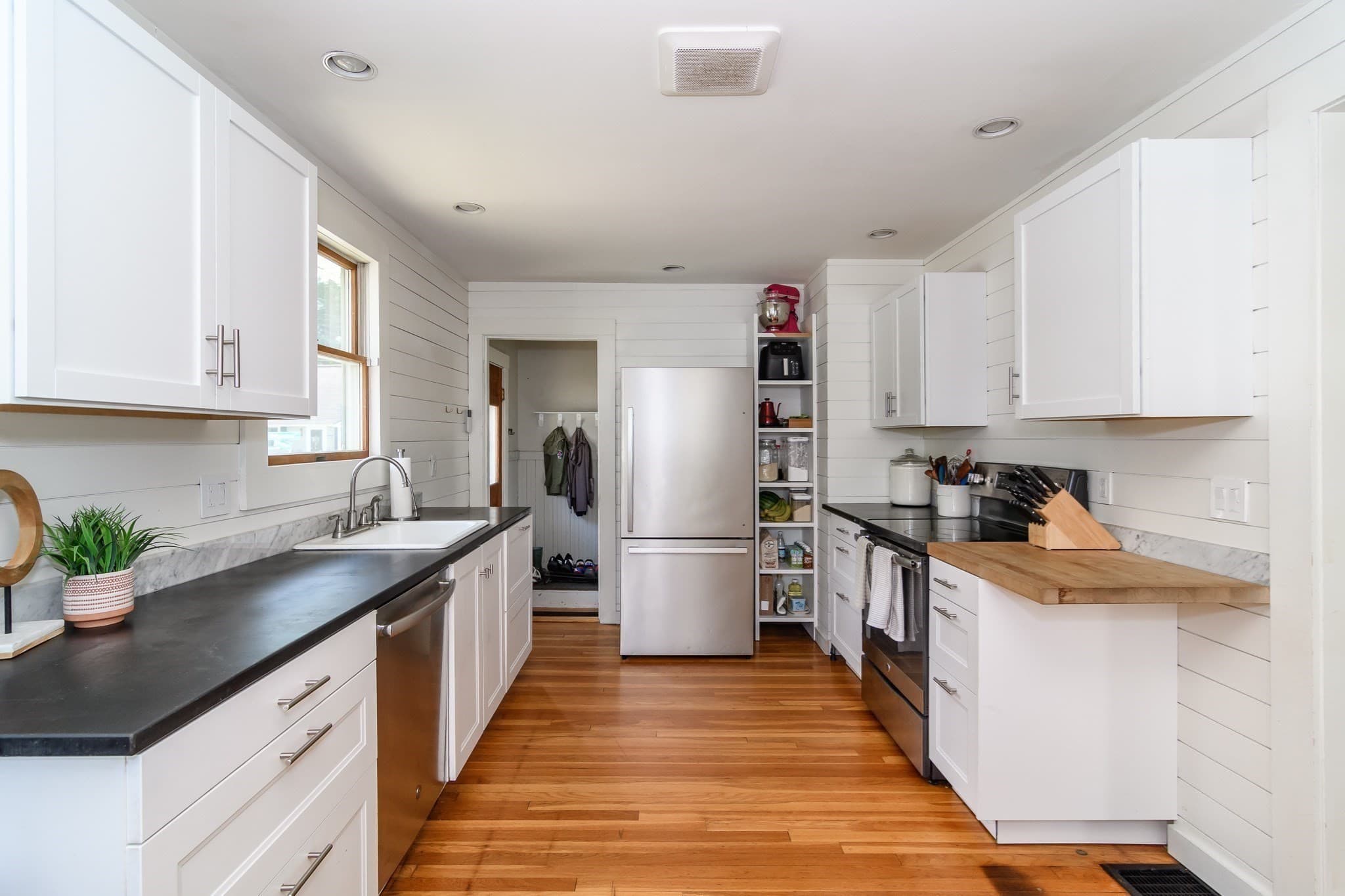 Single Family Residence at 18 Hammond Rd, Natick MA 01760, Natick, photo 8 of 23