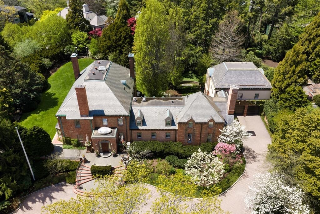 40 Singletree Rd, Brookline MA 02467