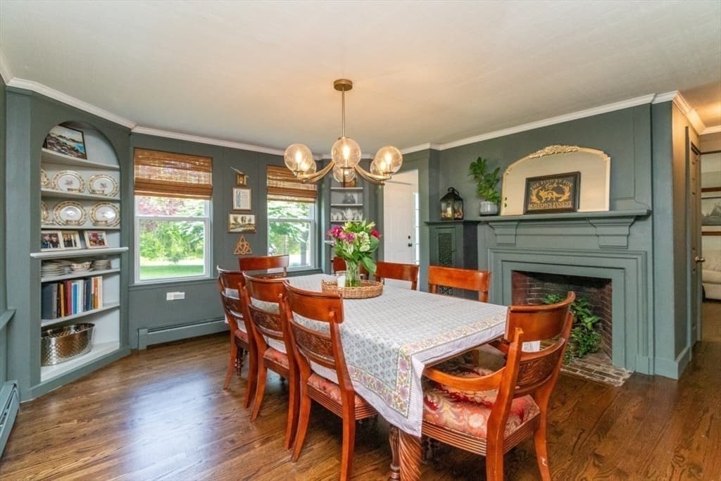 Single Family Residence at 173 S River St, Marshfield MA 02050, photo 8 of 35