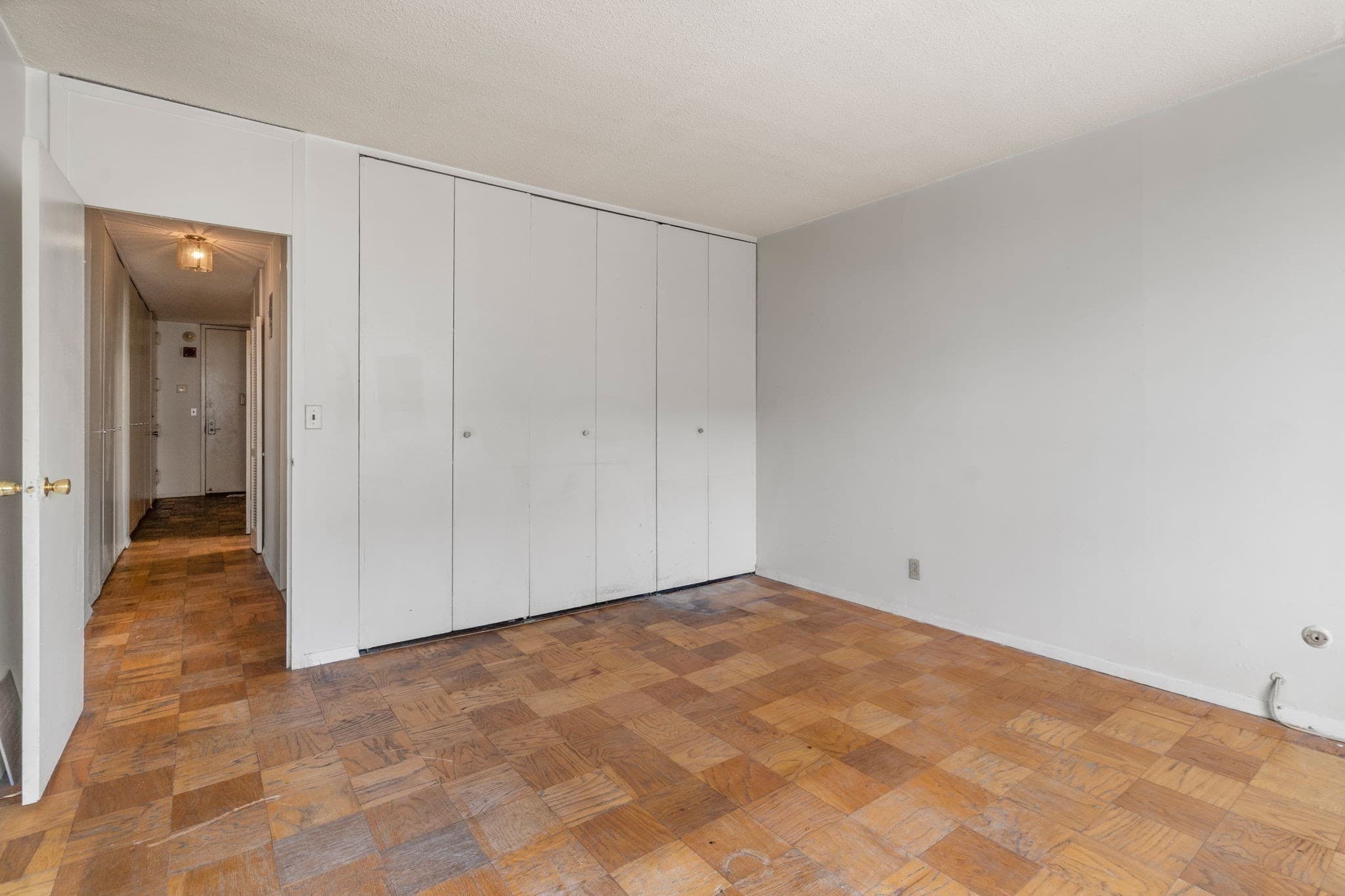 Condominium at 65 East India Row # 6B, Boston MA 02110, photo 6 of 12
