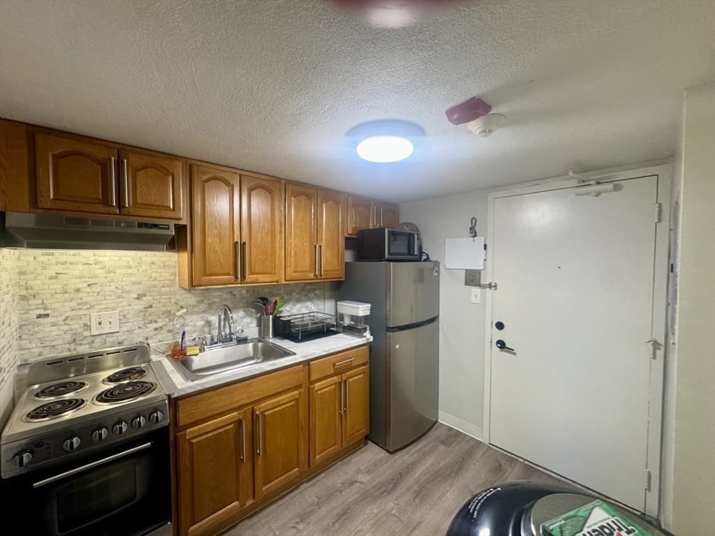 585 Revere Beach Pkwy # 403, Revere MA 02151 photo 9