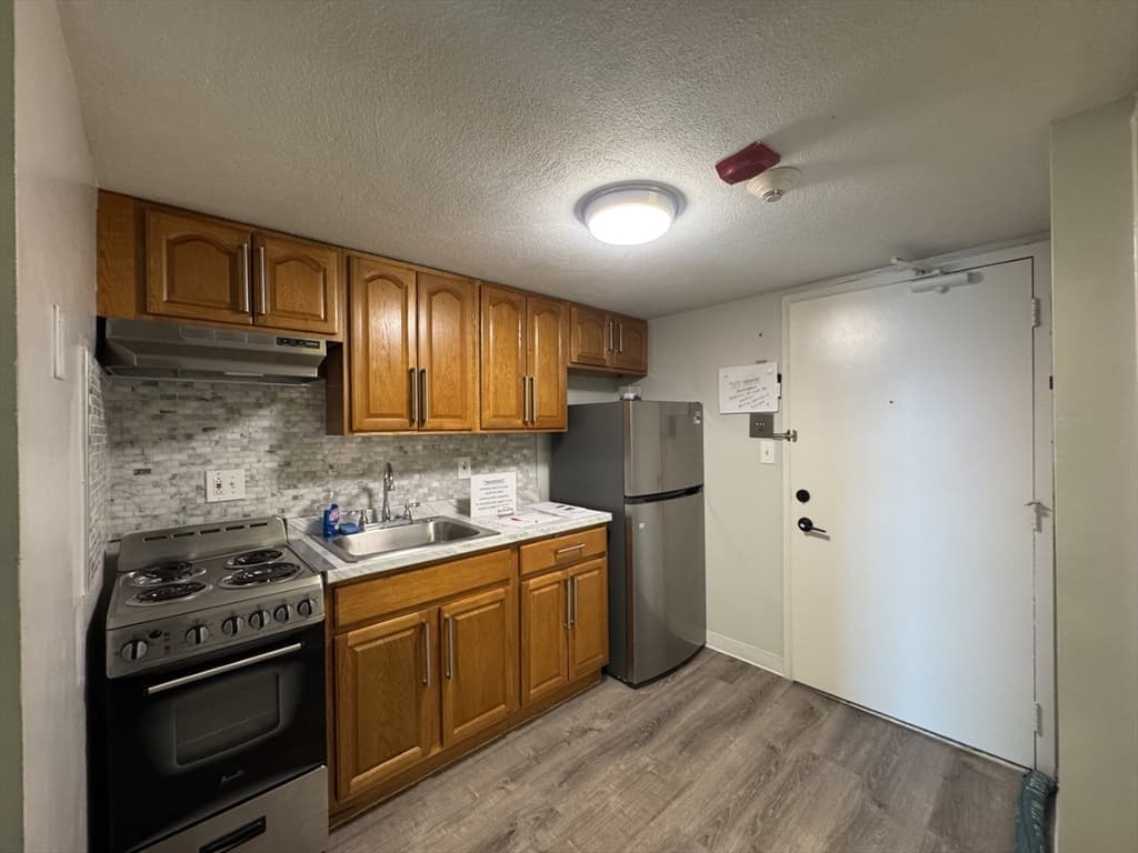 585 Revere Beach Pkwy # 403, Revere MA 02151 photo 8