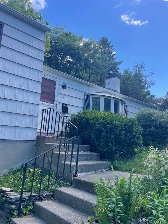 51 Jeffrey Ln, Amherst MA 01002 photo 5