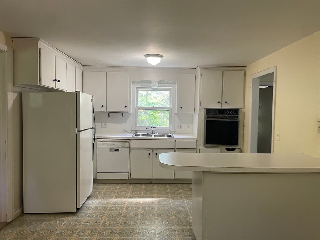 51 Jeffrey Ln, Amherst MA 01002 photo 14