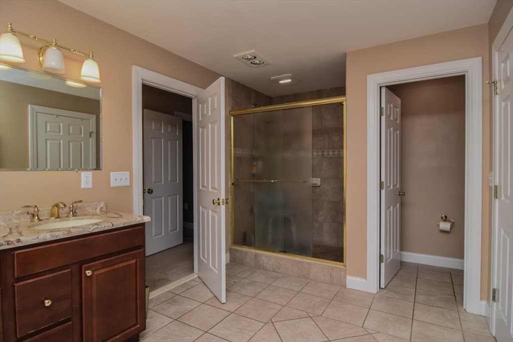 Single Family Residence at 261 Oak St, Methuen MA 01844, Methuen, photo 27 of 34