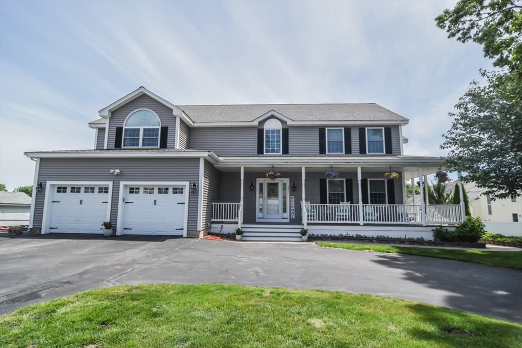 261 Oak St, Methuen MA 01844