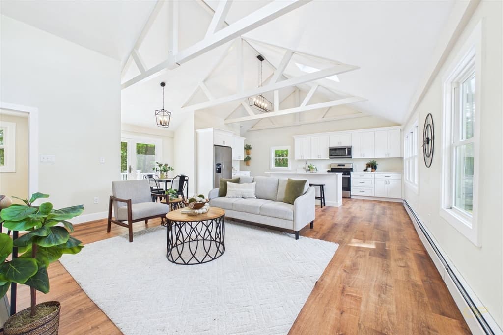 22 Randall Rd, Mattapoisett MA 02739