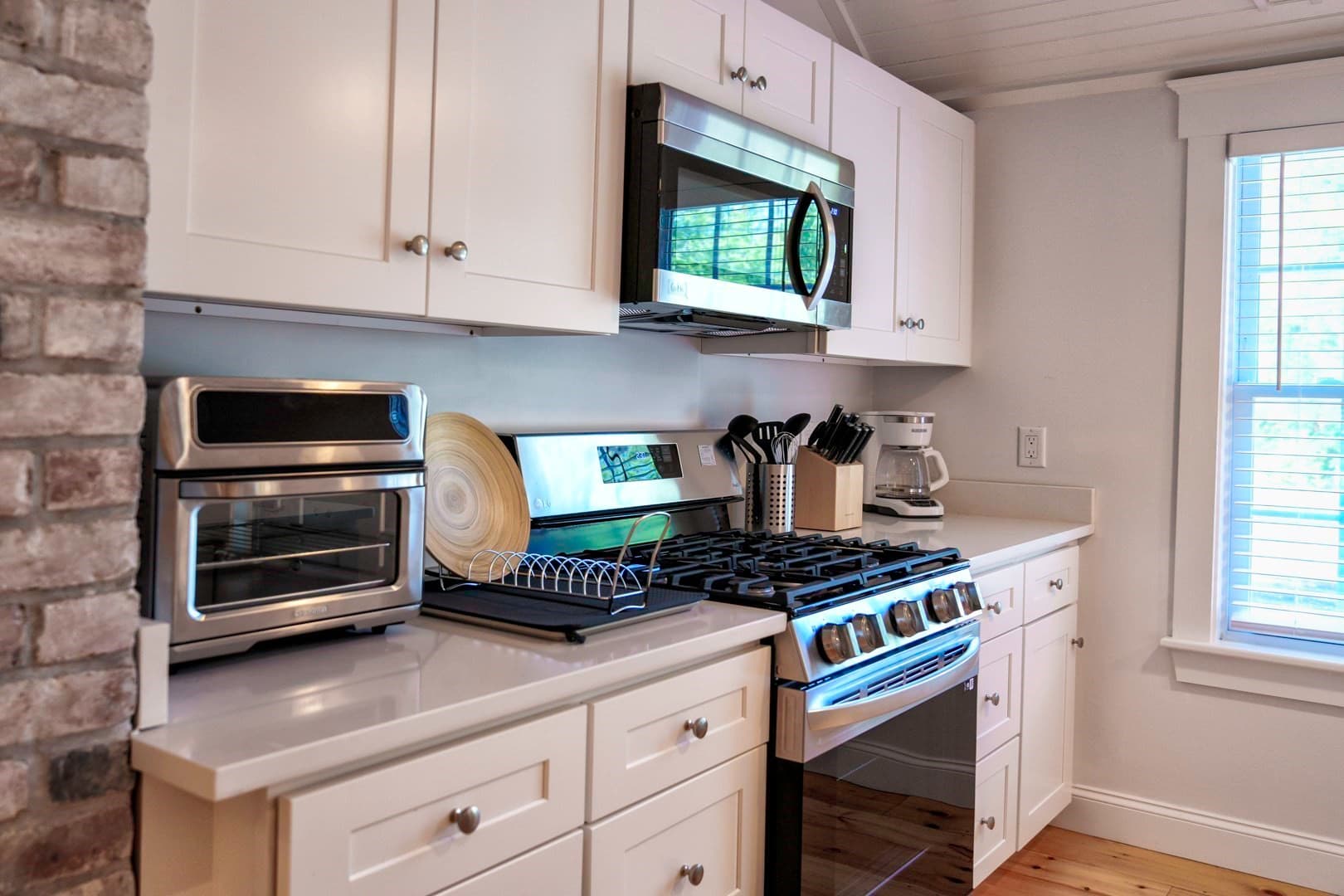 Single Family Residence at 28 Seminole Dr, Yarmouth MA 02675, Yarmouth, photo 6 of 32
