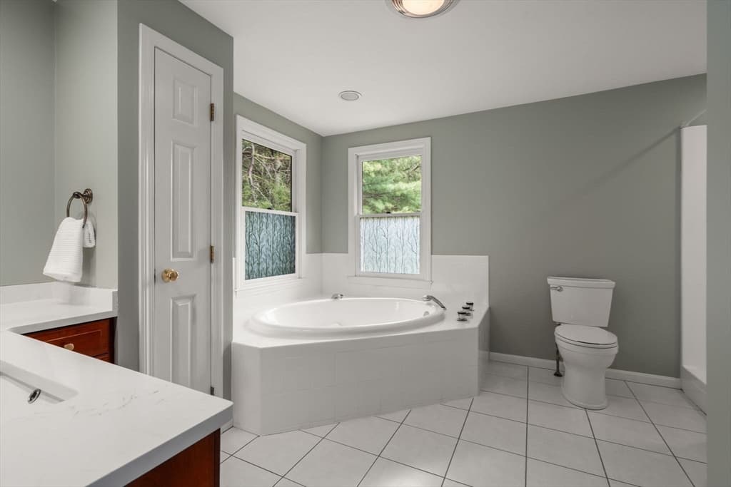 17 Leonard St, Lakeville MA 02347 photo 17