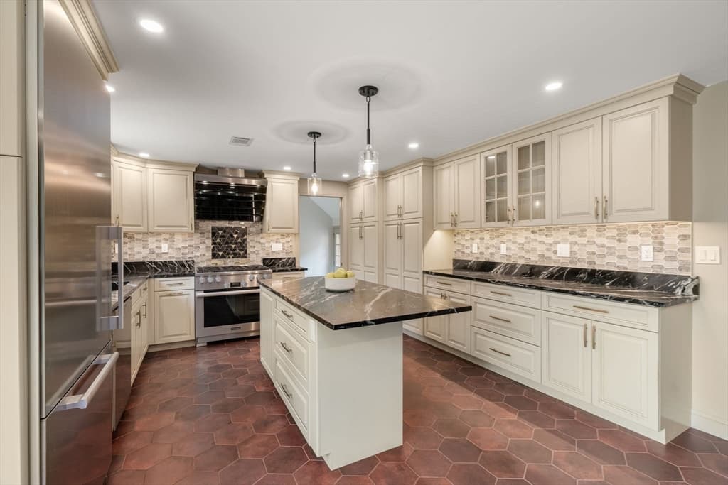17 Leonard St, Lakeville MA 02347 photo 9