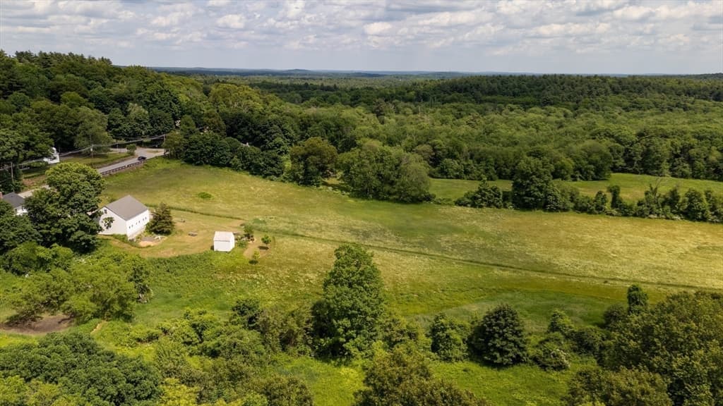 Single Family Residence at 556 Middle Road, Boxborough MA 01719, photo 5 of 41