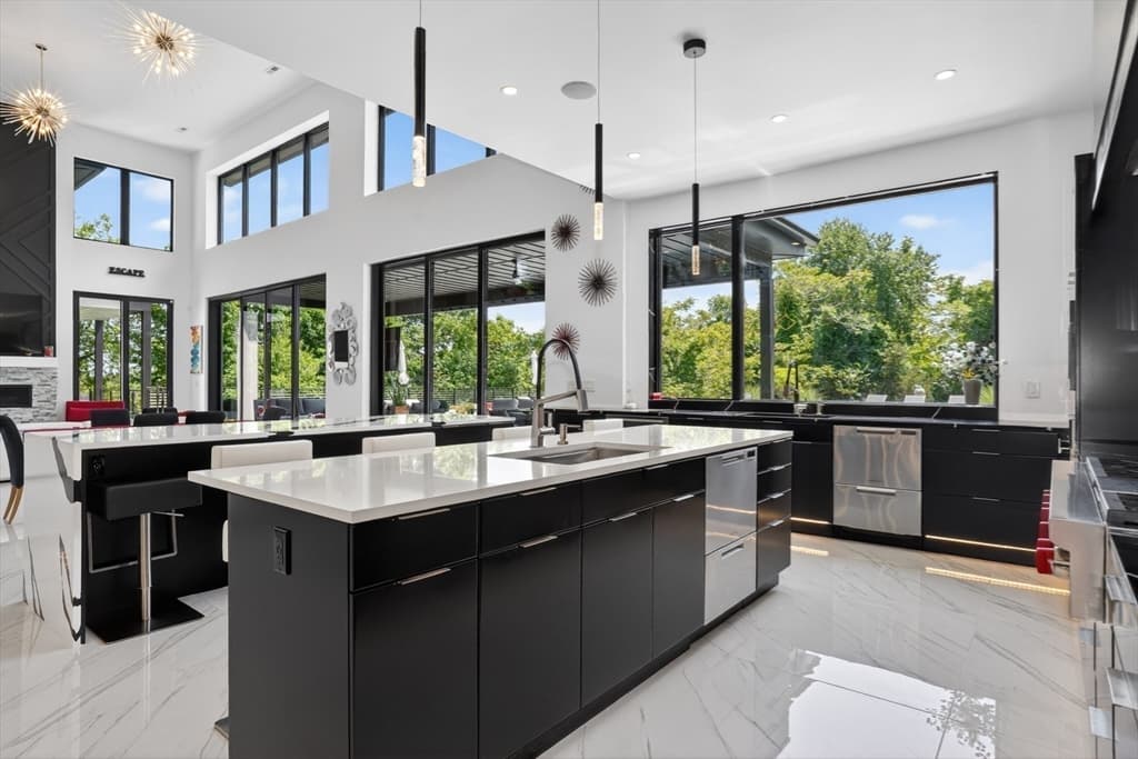 Single Family Residence at 556 Middle Road, Boxborough MA 01719, photo 11 of 41