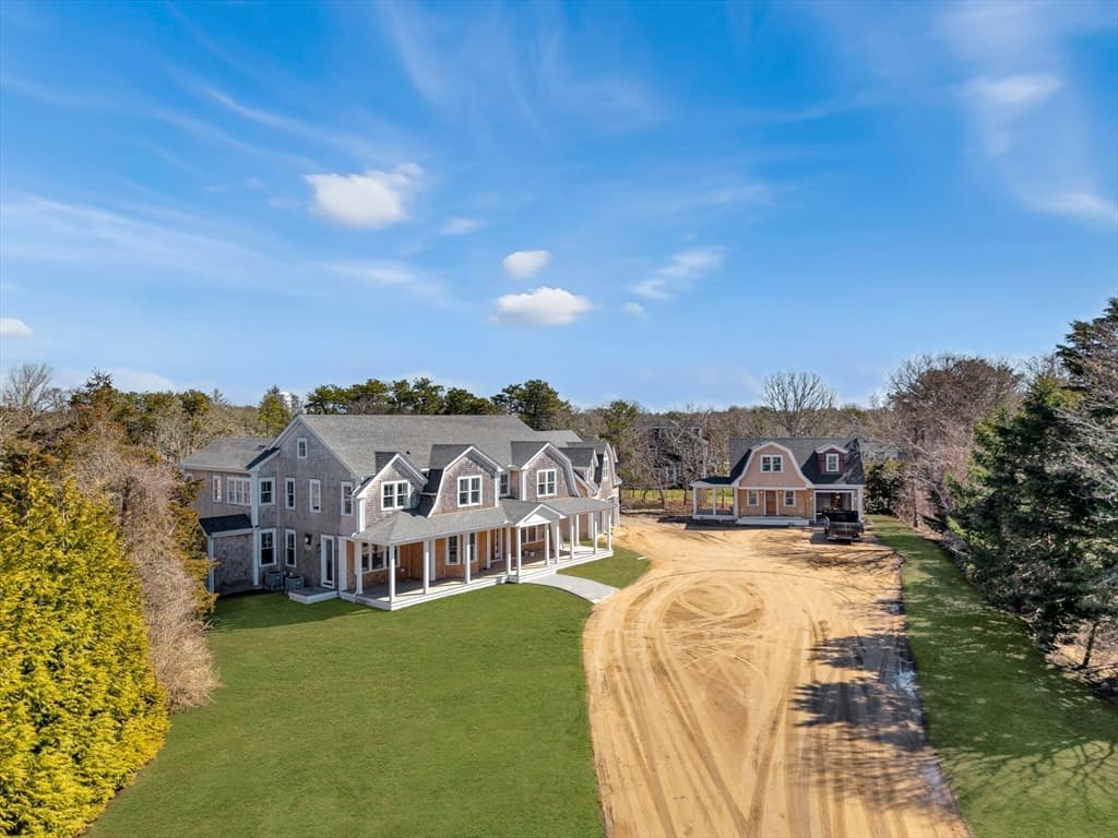 9 Suttons Way, Edgartown MA 02539