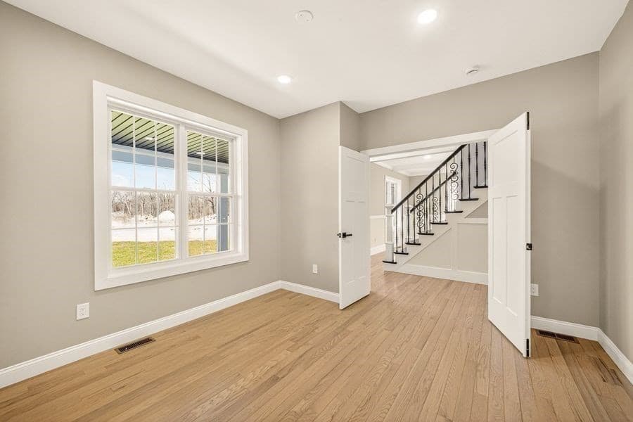 Single Family Residence at 10 Falcon Dr, Shrewsbury MA 01545, photo 10 of 39