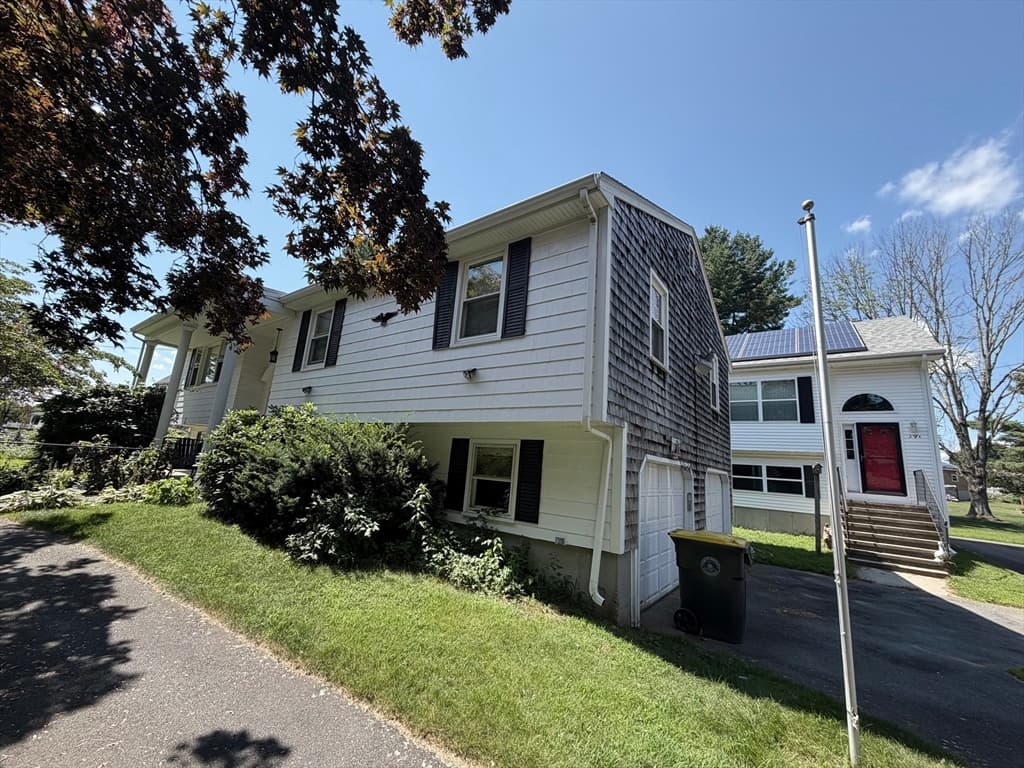 297 Elm St, Somerset MA 02726