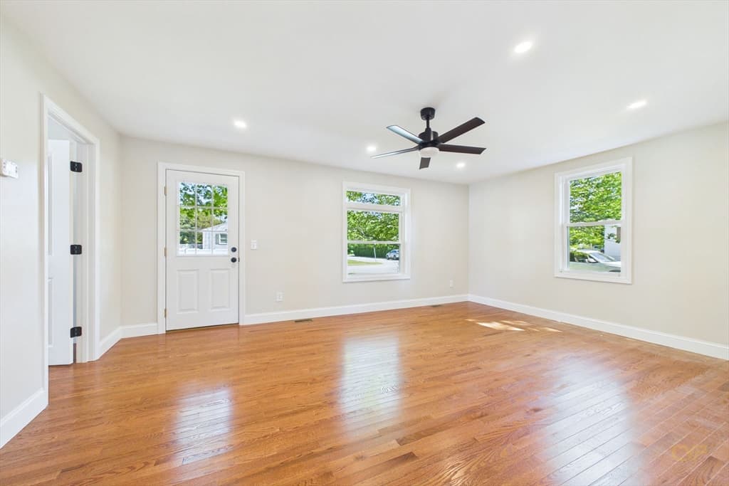 44 Wing Rd, Acushnet MA 02743 photo 5