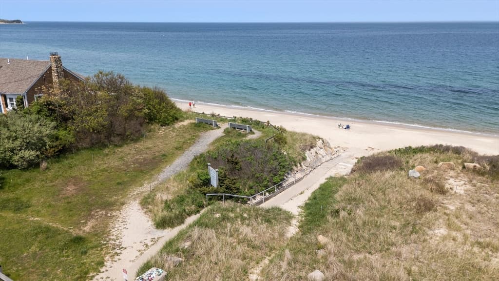 Single Family Residence at 64 Winthrop Rd, Plymouth MA 02360, Plymouth, photo 6 of 41
