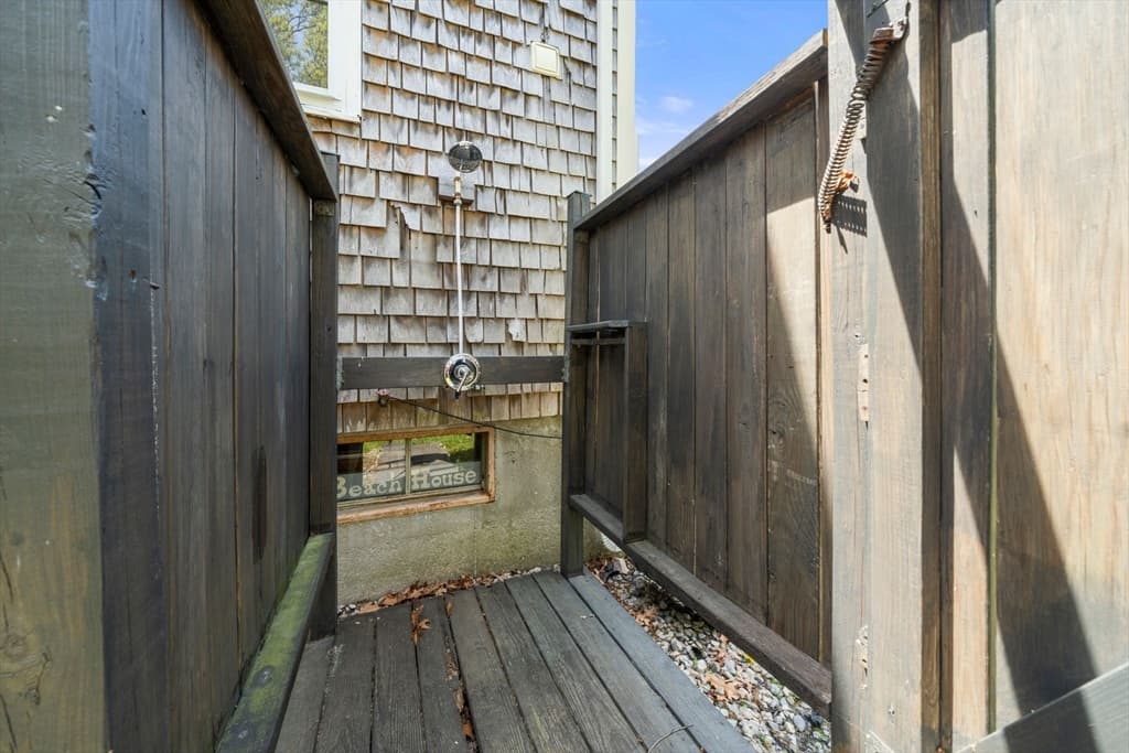 Single Family Residence at 64 Winthrop Rd, Plymouth MA 02360, Plymouth, photo 10 of 41