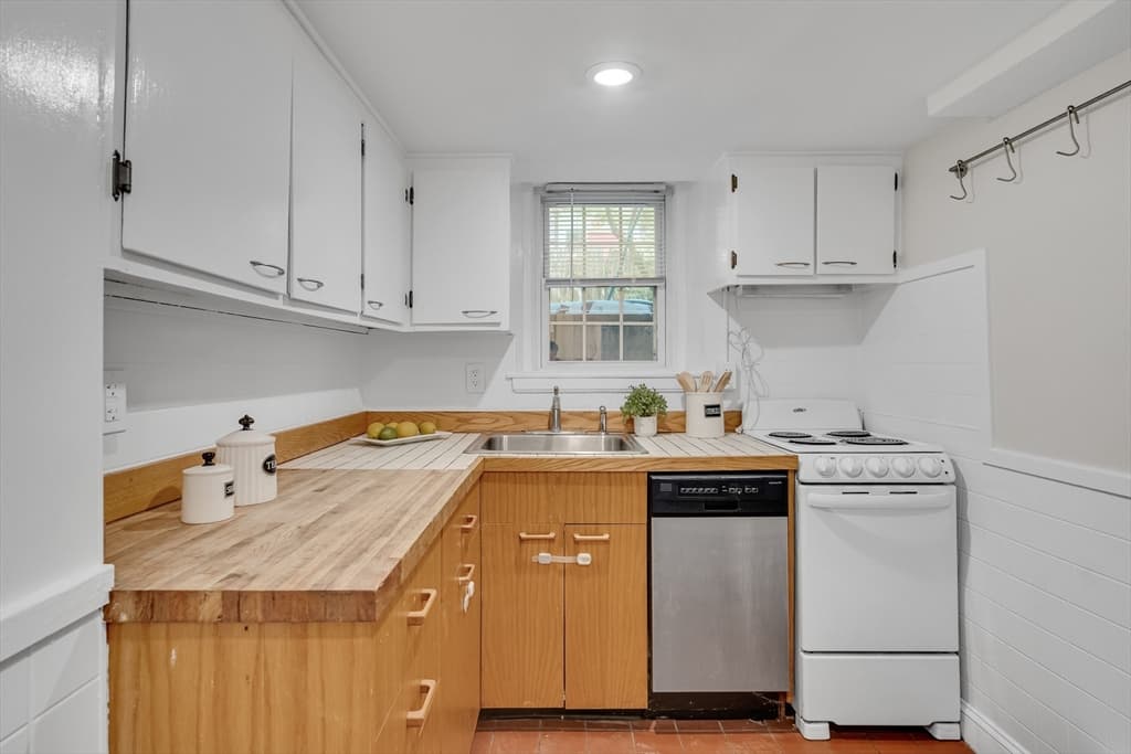 Condominium at 12 Shepard St # 0, Cambridge MA 02138, Cambridge, photo 7 of 20